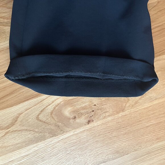 Aritzia Effortless Pant Wider in Black Crepette, Size 0 - Picture 9 of 9